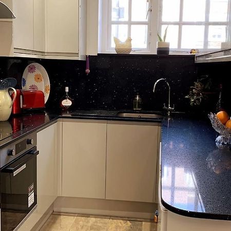 לונדון Stylish And Cosy 3 Bedroom Appartment מראה חיצוני תמונה
