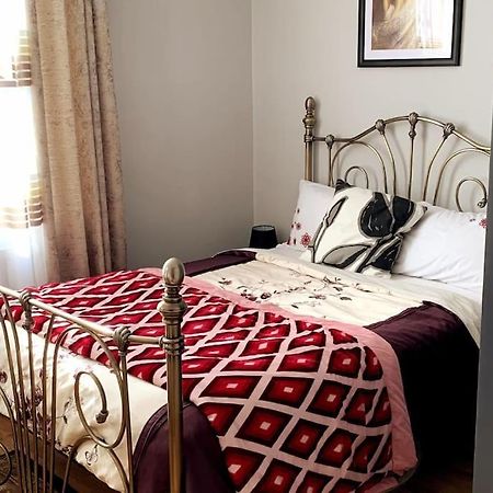 לונדון Stylish And Cosy 3 Bedroom Appartment מראה חיצוני תמונה